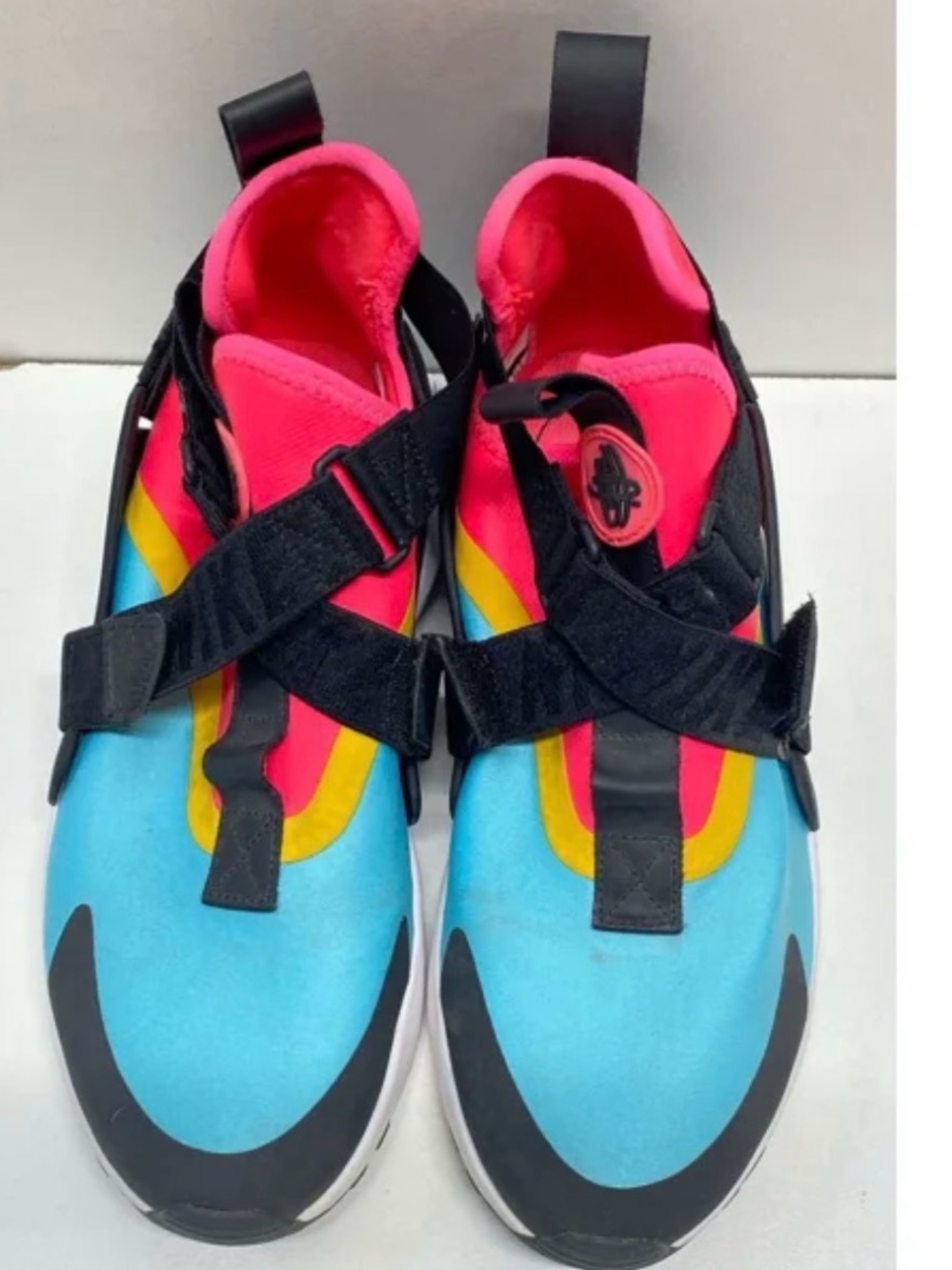 Nike Air Huarache  Slip-On Trainer in Bright Pink with Black Logo